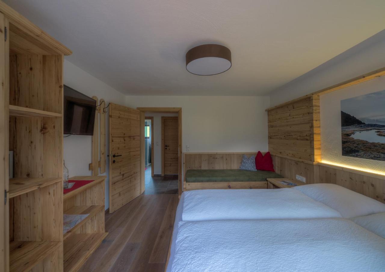 Berghof Zillertal Apartment Fuegen Exterior photo
