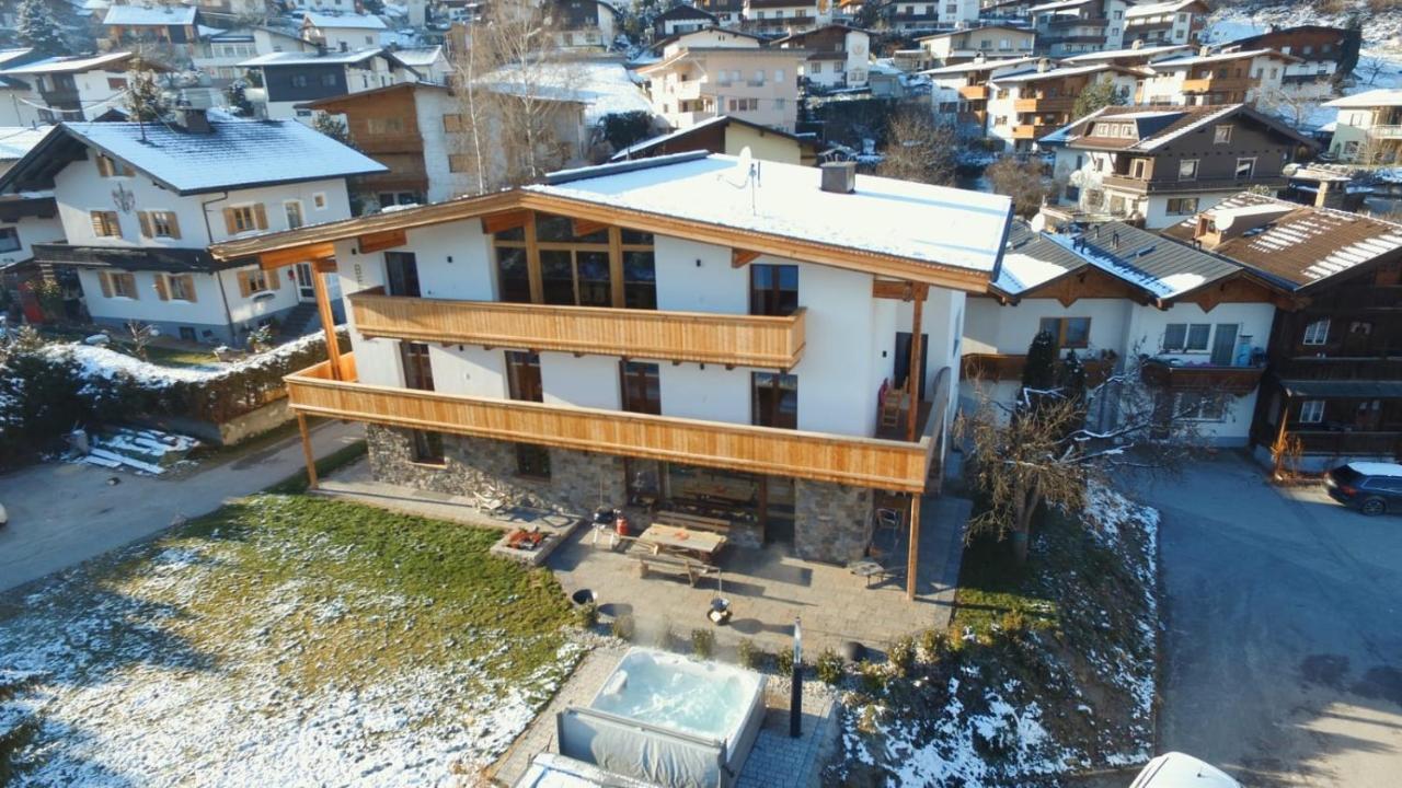 Berghof Zillertal Apartment Fuegen Exterior photo